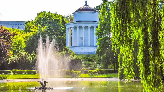 Najładniejsze parki w Warszawie. 9 miejskich parków, które musisz odwiedzić