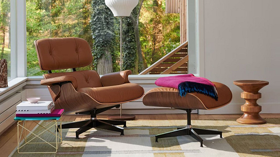 Kultowy fotel Eames Lounge Chair w nowej odsłonie. Wegańska tapicerka zamiast skóry
