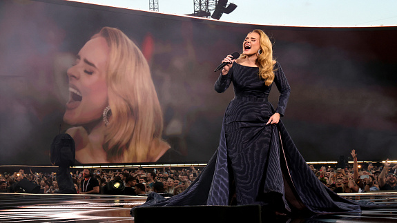 Adele Arena - stadion pop-up stworzony w Monachium specjalnie dla gwiazdy. Tu dzieje się magia