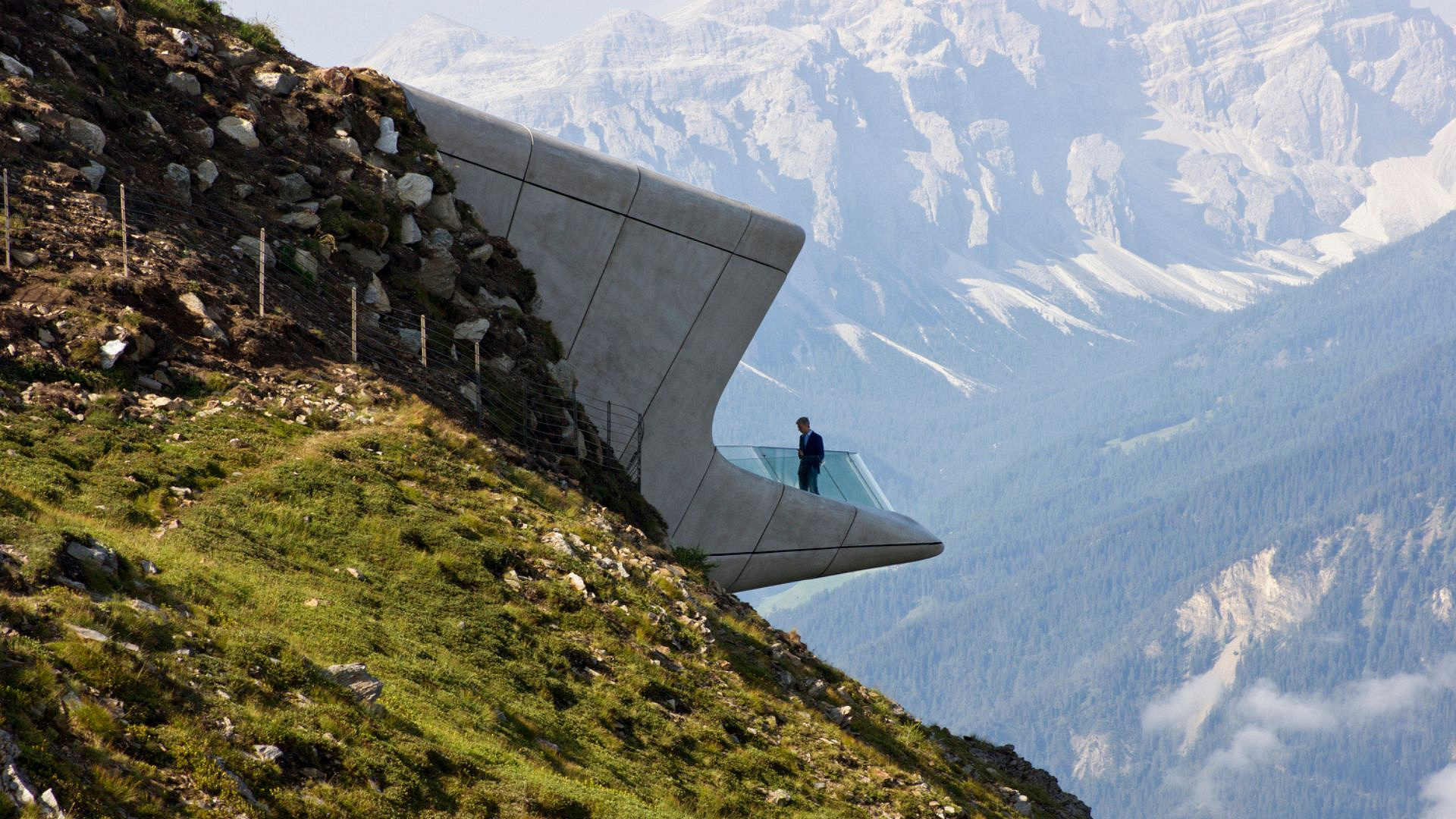 To najpiękniejsza platforma widokowa w Dolomitach. Jest częścią muzeum zaprojektowanego przez Zahę Hadid