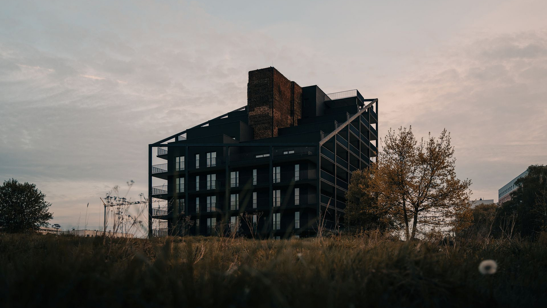 Architektura płaszcza i szpady 