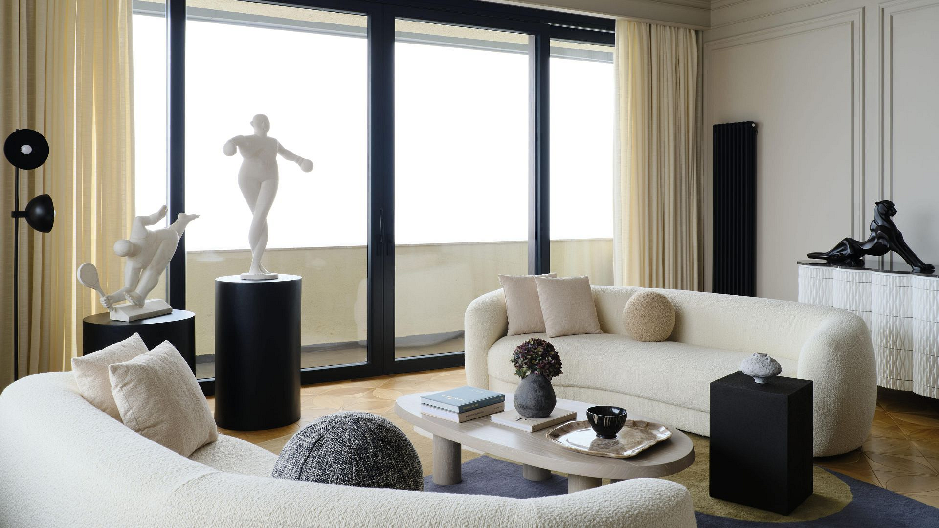 Elegancki dwupoziomowy apartament pełen wizualnych niespodzianek