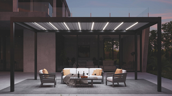 Architektura otwiera się na zieleń – całoroczna pergola to sposób, by być bliżej natury i powiekszyć użytkową przestrzeń domu