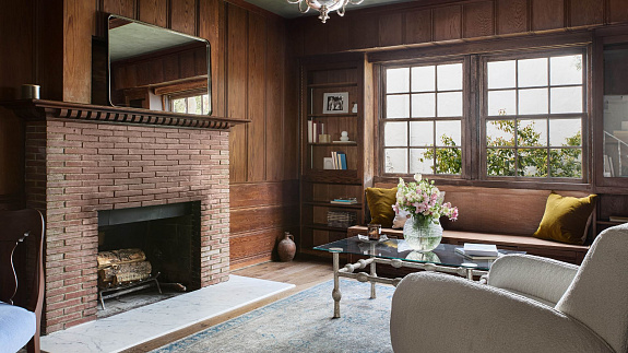 Aranżacja 80-letniego domu w Los Angeles. Współczesna reinterpretacja klasycznych wnętrz