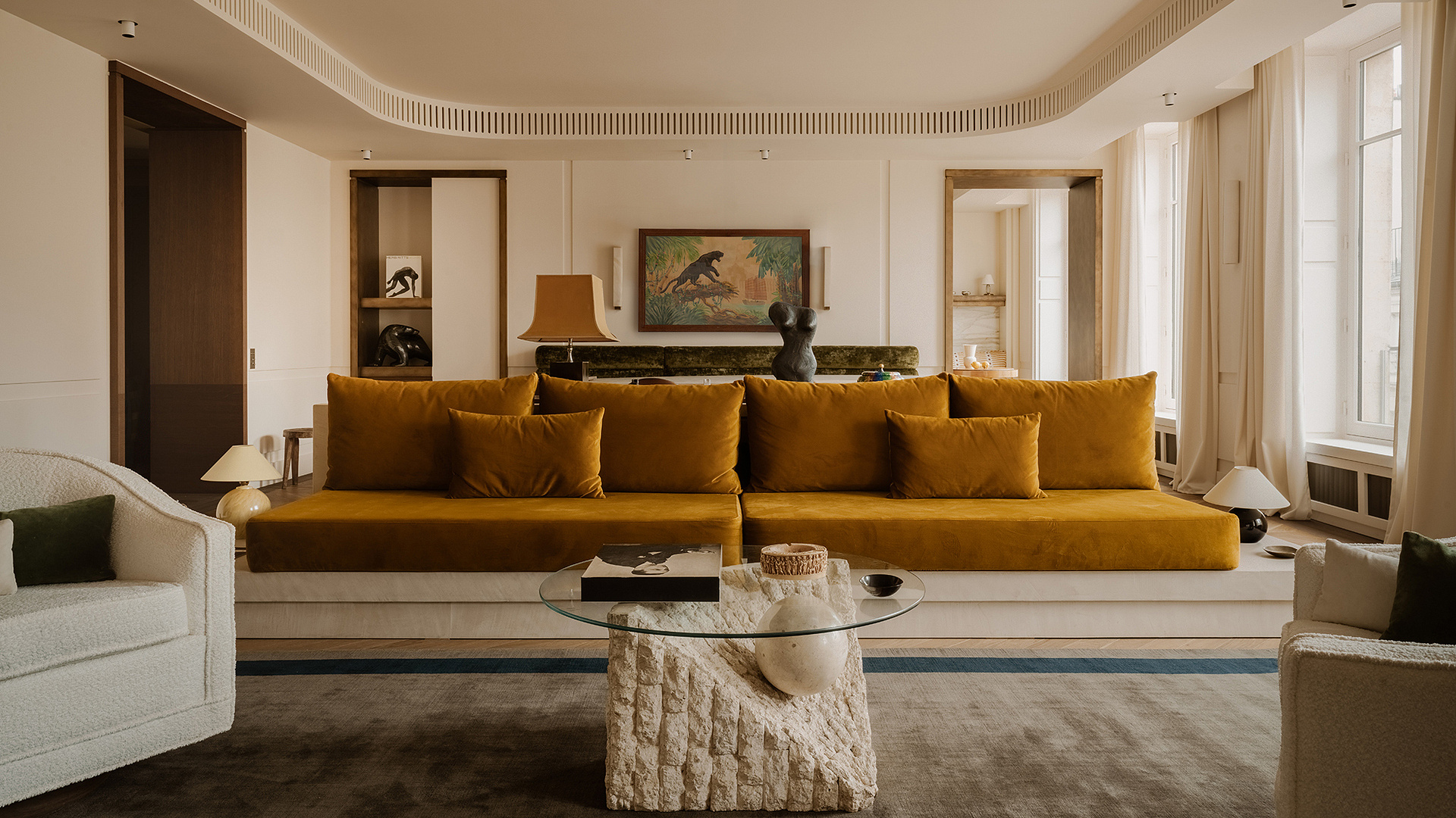 Opowieść szkatułkowa – w paryskim apartamencie