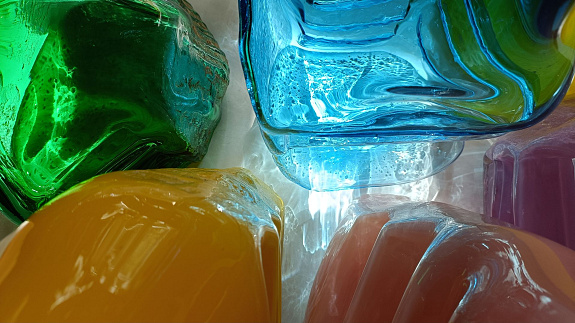 Wystawa „Ślady dotyku. Relacje z materią: szkło, ceramika, ciało” 