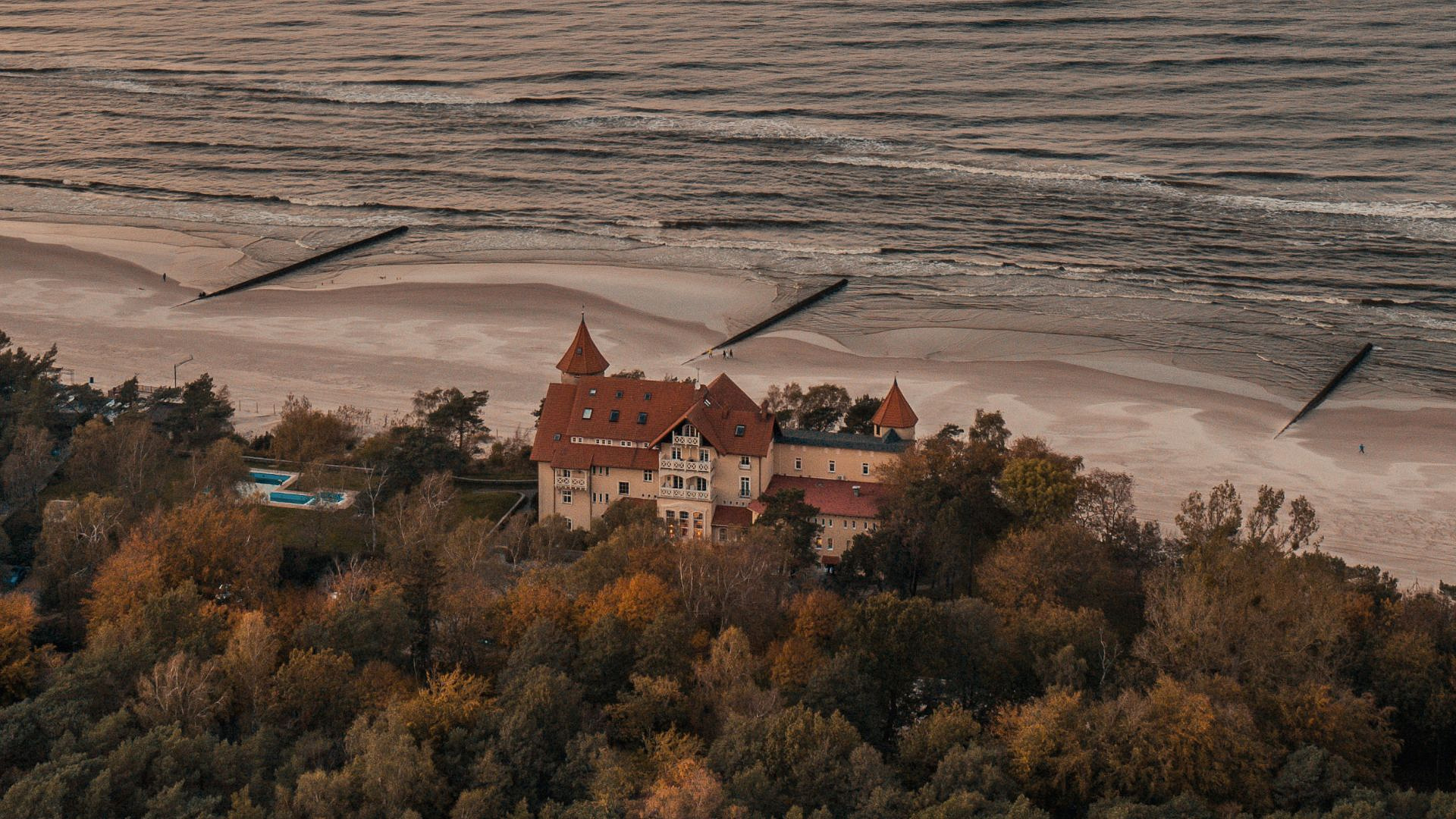 Zamek Łeba – ponad stuletni kurort przeszedł gruntowną rewitalizację