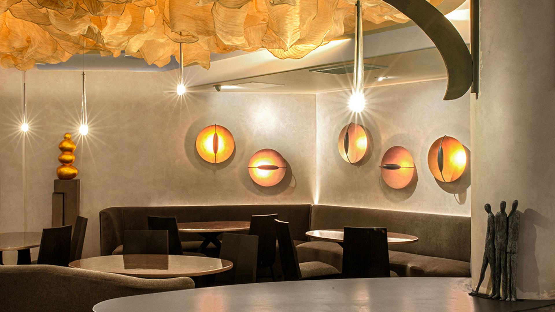 Sanktuarium spokoju. Restauracja, która łączy biofilny design z praktyką uwazności