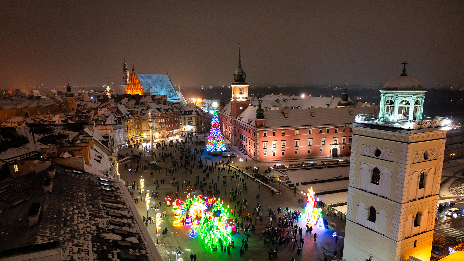 Iluminacje świąteczne: Warszawa rozbłysnęła w klimacie lat 50. i 60. 