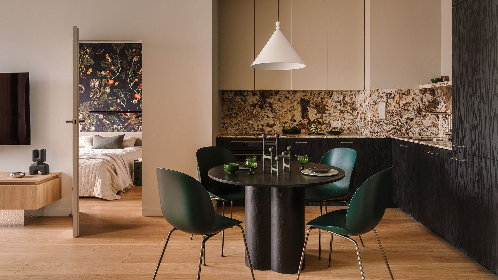 80-metrowe mieszkanie na Muranowie. Antidotum na zgiełk codzienności