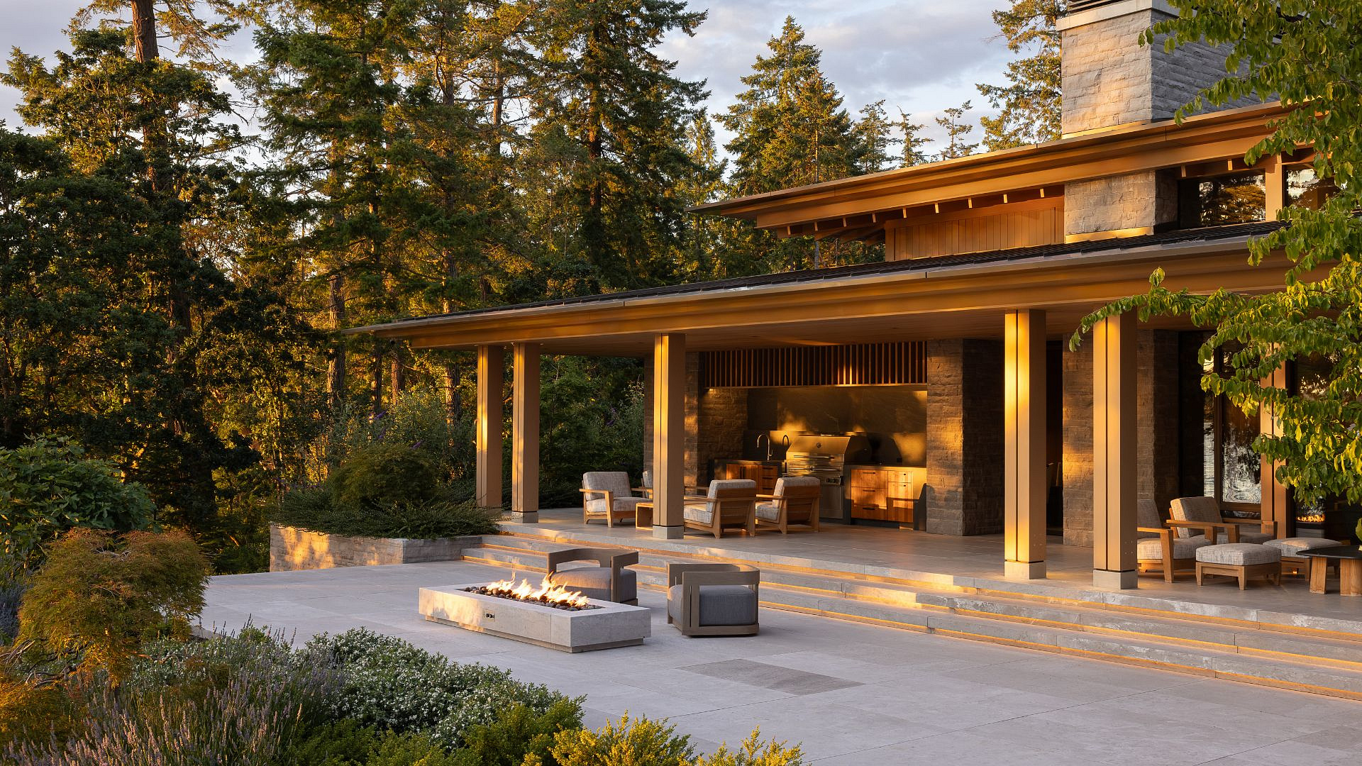 Dom, który łączy japońskie inspiracje z zachodnią architekturą