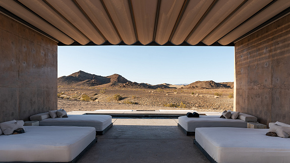 Pustynne uzdrowisko. Z otwartej na niebo sypialni można tu oglądać gwiazdy