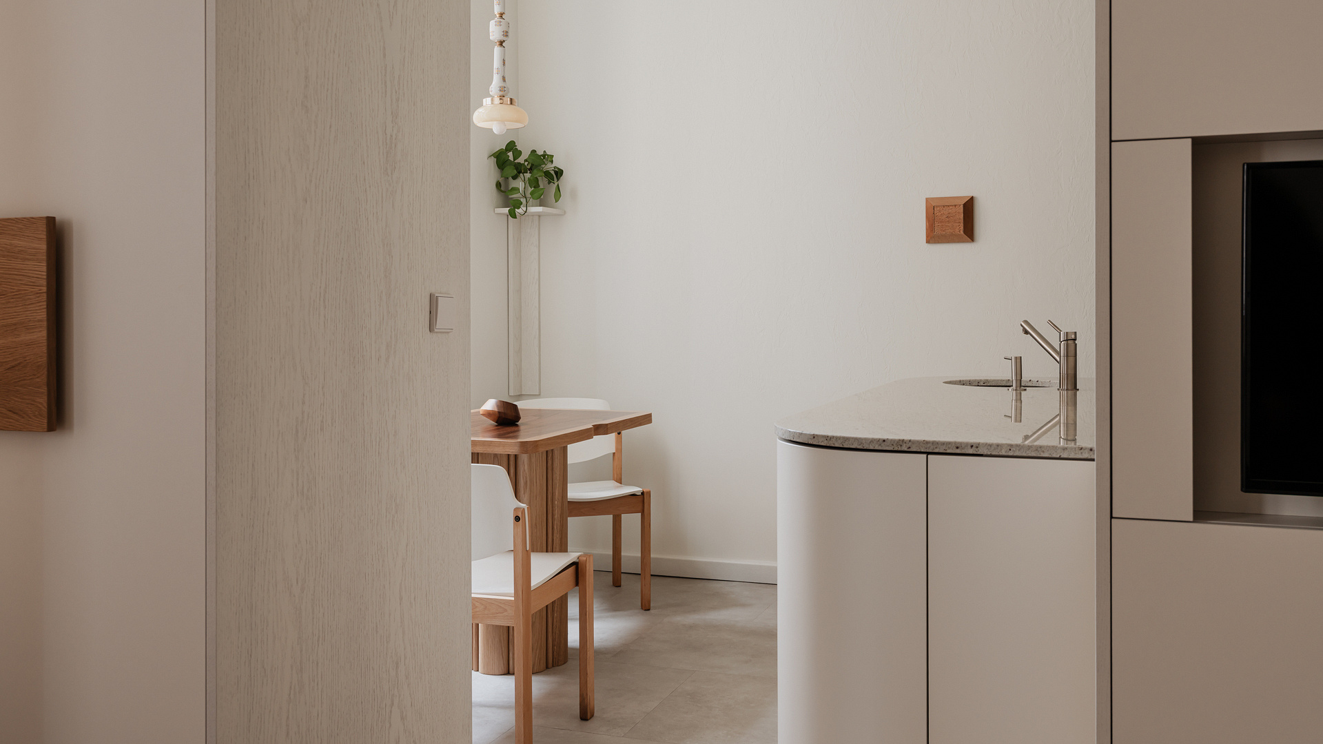 Spójność ponad wszystko: autorska realizacja Rys Studio we wrocławskiej kamienicy