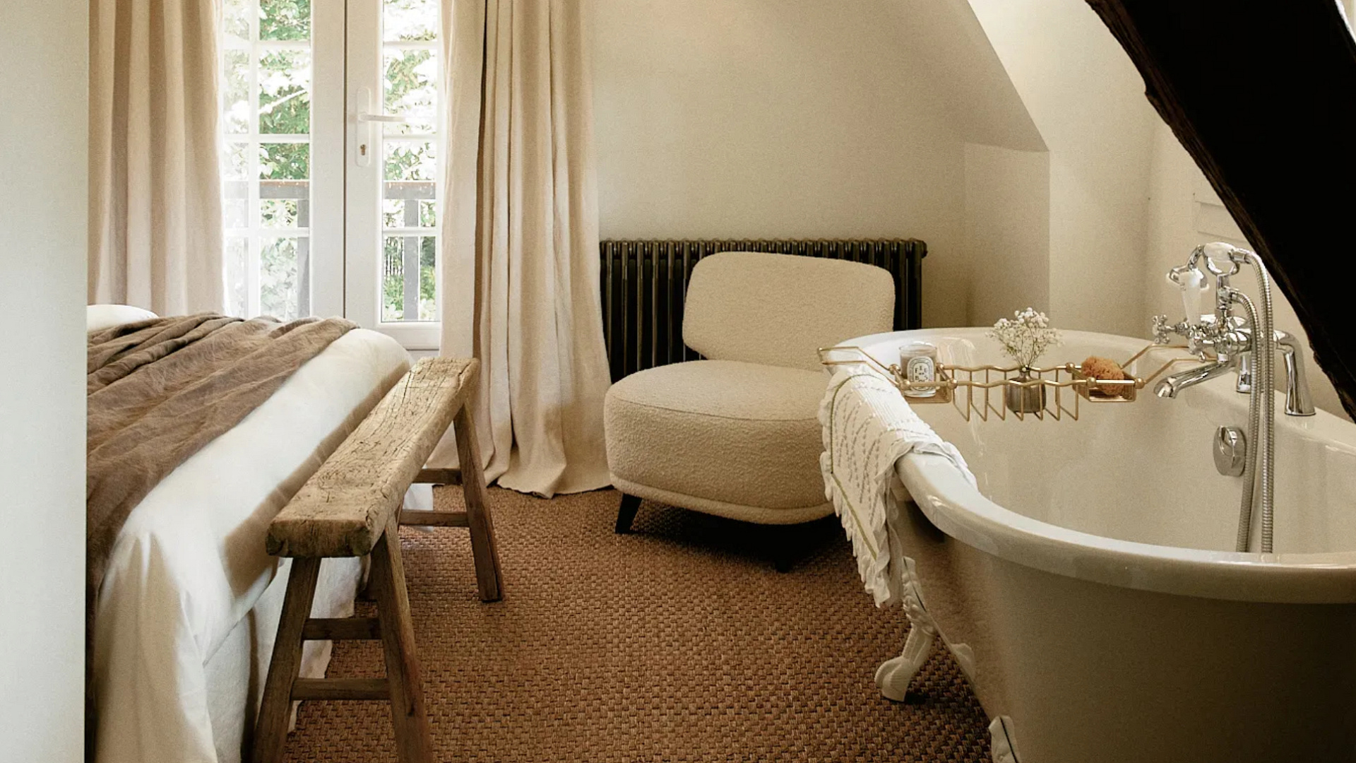 Dlaczego wanna w sypialni to trend 2026 roku?