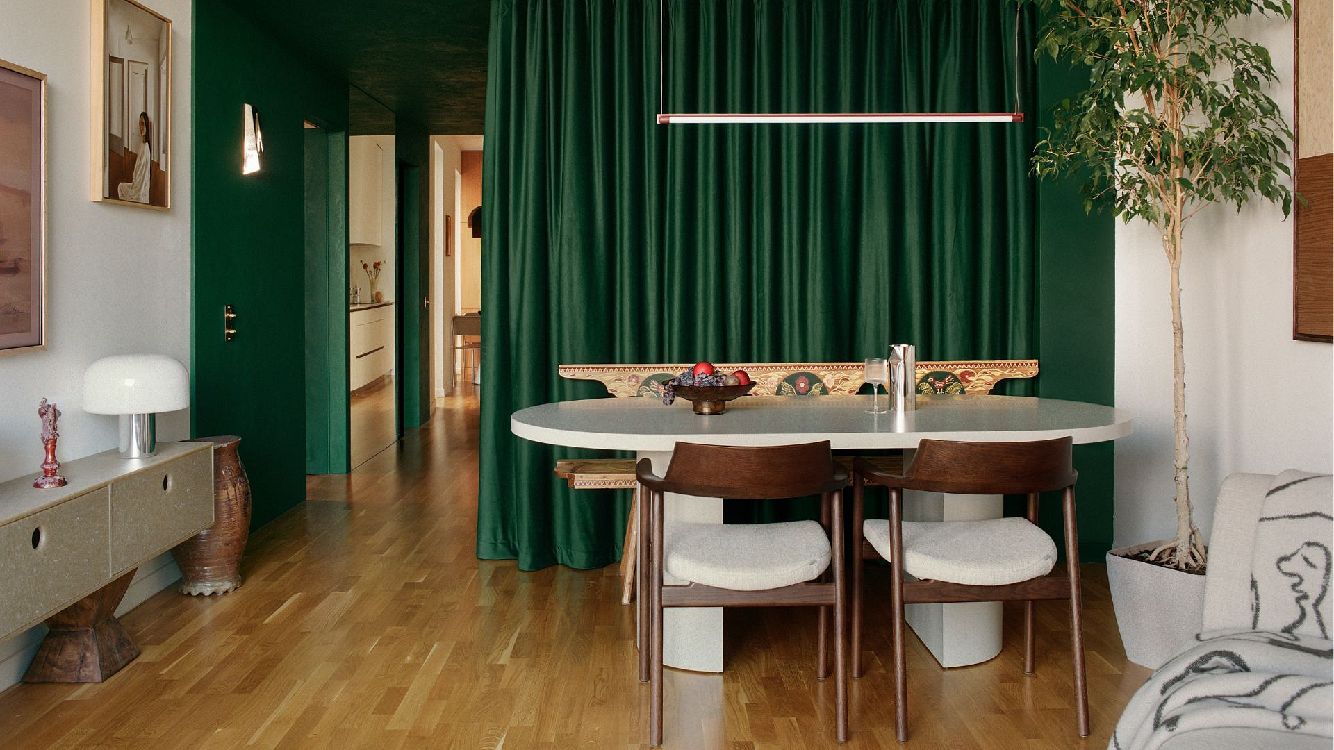 Mieszkanie własne architektów – przestrzeń celebrująca dziedzictwo kulturowe i współczesny design