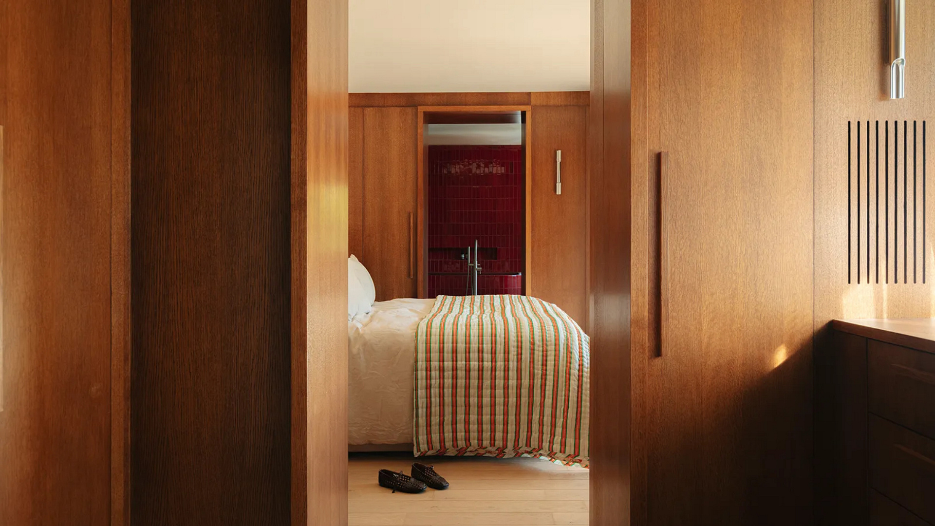 Dom pod Paryżem – boazerie w nowoczesnym wydaniu