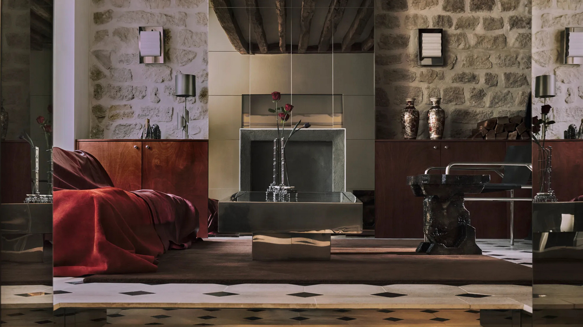 Paryskie mieszkanie z metalem w roli głównej