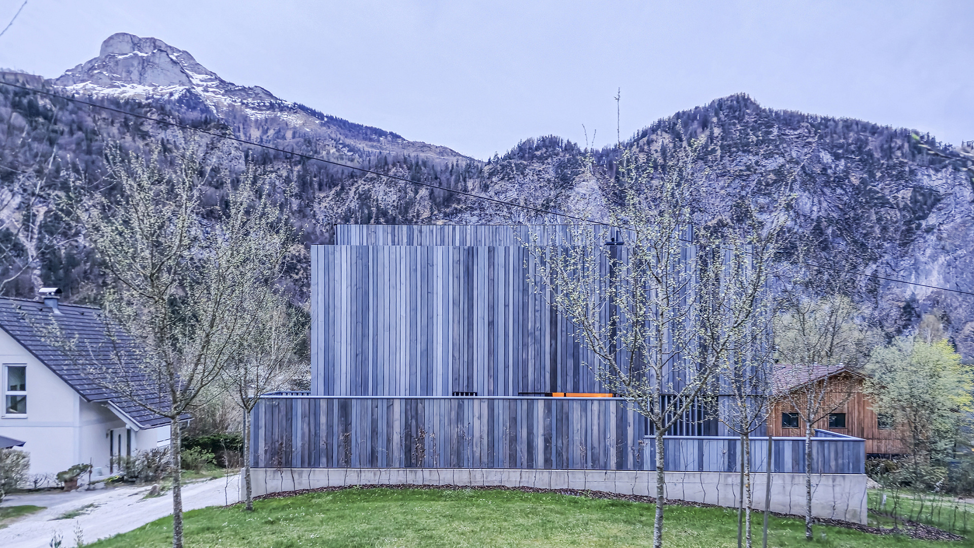 Taktyka kamuflażu: dom w Alpach projektu Piotra Kuczii 