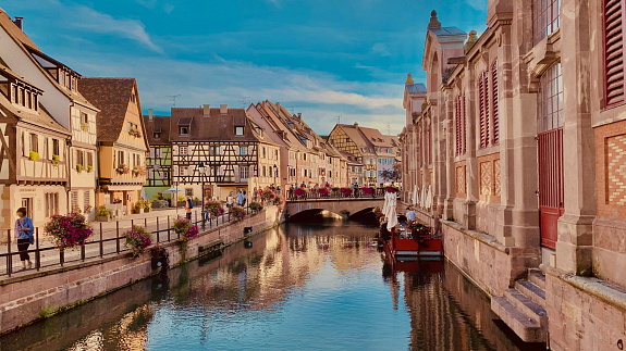 Walentynki last minute. 5 nieoczywistych destynacji idealnych na walentynkowy wyjazd