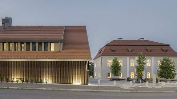 Butikowa stodoła: hotel studia Toprojekt w dawnym dworze cysterskim 