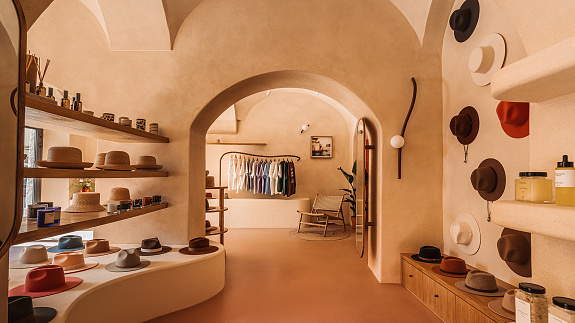 Buonasera, Kazimierzu: sycylijskie popołudnie w krakowskim zakładzie kapeluszniczym