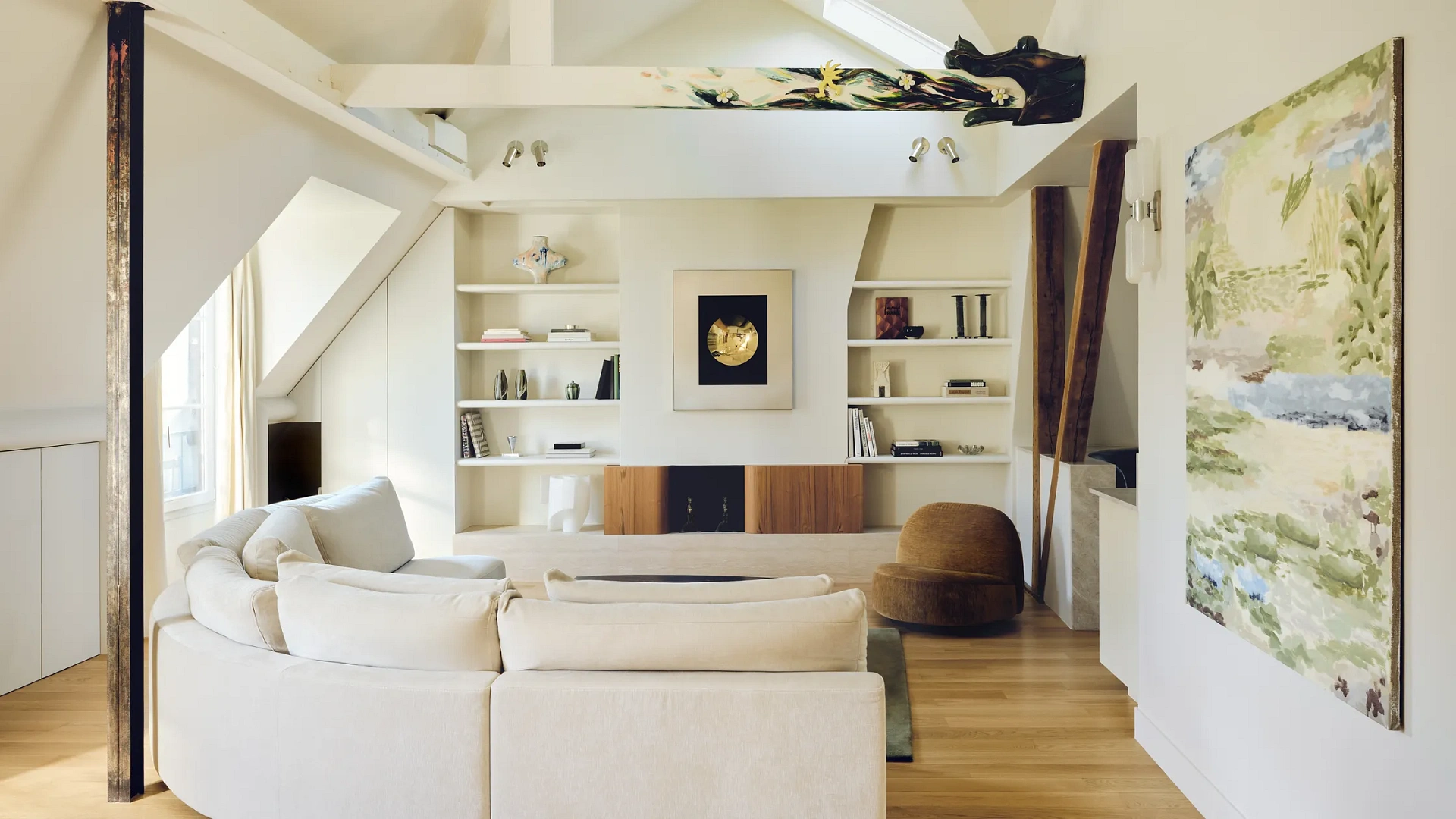 Paryski apartament pełen promieni słonecznych