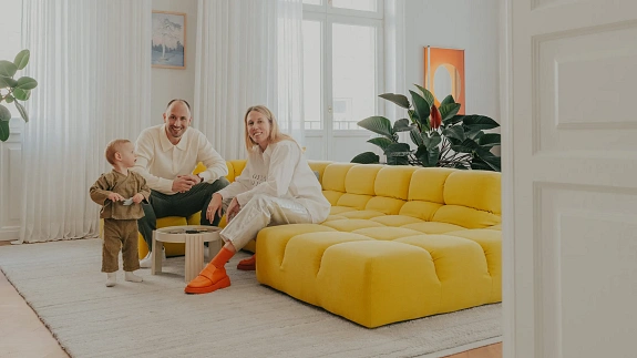 Minimalistyczne mieszkanie w wiedeńskiej kamienicy 