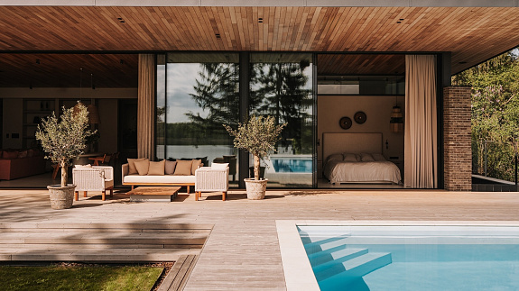 Dom nad Narwią – architektura spokoju