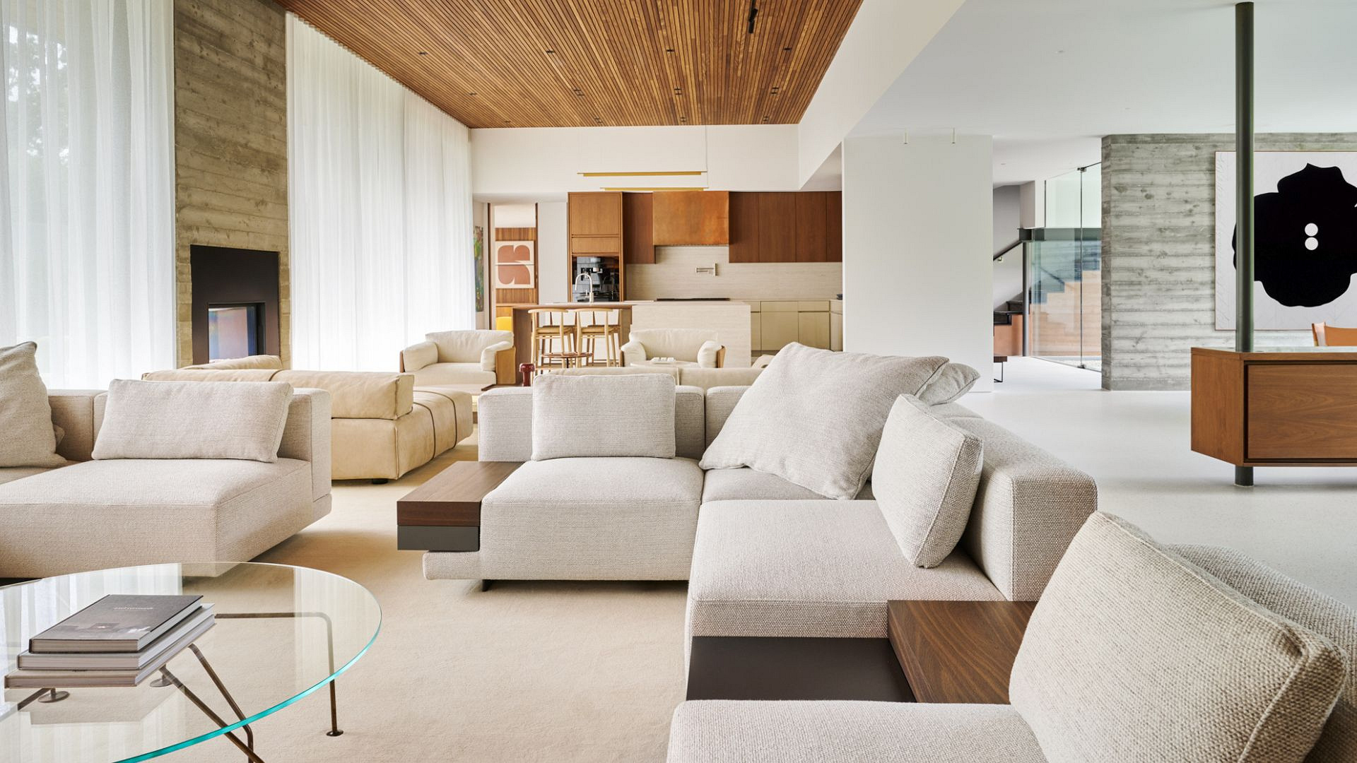 Architektura wnętrz jak druga skóra budynku. Przebudowa domu w stylu modernistycznym