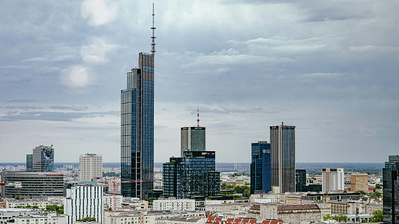 Najwyższy budynek w Warszawie. Jak wypada na tle wieżowców w Polsce, Europie i na świecie? 