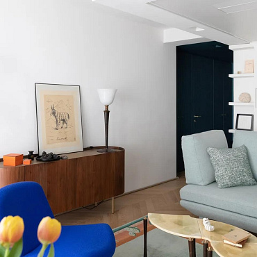 Pomysłowe małe mieszkanie w modnej dzielnicy Paryża, z ukrytym dodatkowym pokojem