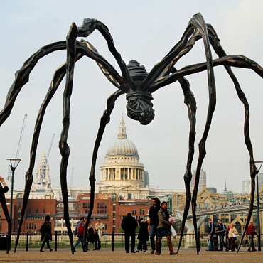 Gigantyczny pająk wróci do Tate Modern. Rzeźba Louise Bourgeois to hołd dla jej zmarłej matki 