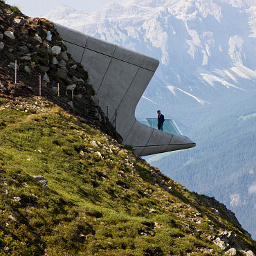 To najpiękniejsza platforma widokowa w Dolomitach. Jest częścią muzeum zaprojektowanego przez Zahę Hadid