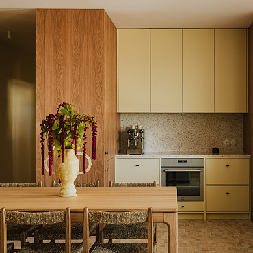 Mieszkanie w stylu modern city cottage na warszawskim Kamionku 