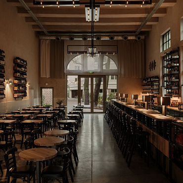 Bar Czarny Krokodyl w Poznaniu zaprojektowany przez architekta z polskiej listy AD100