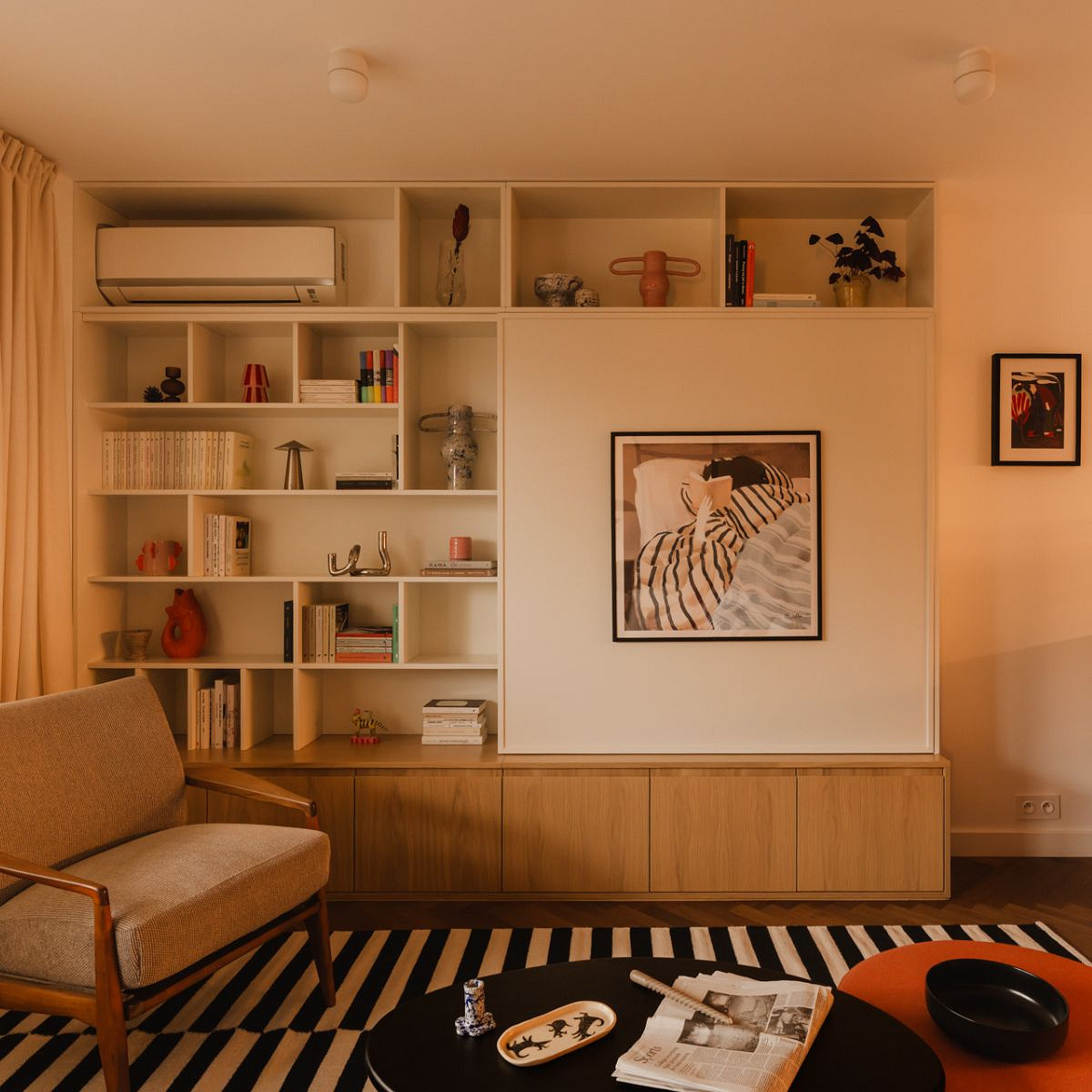 Mieszkanie w Krakowie. Przytulny azyl stworzony z myślą o miłośnikach książek