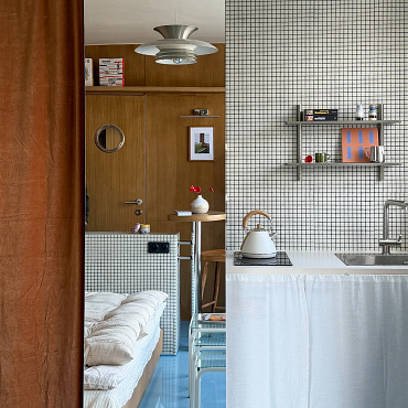 Mikrokawalerka w Paryżu w stylu kabiny na statku