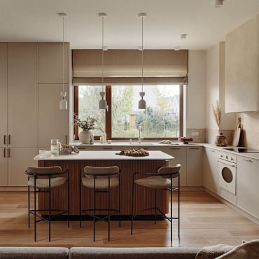 Dom w Konstancinie w stylu ciepłego minimalizmu