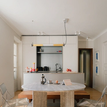 Modernistyczna kawalerka w Paryżu