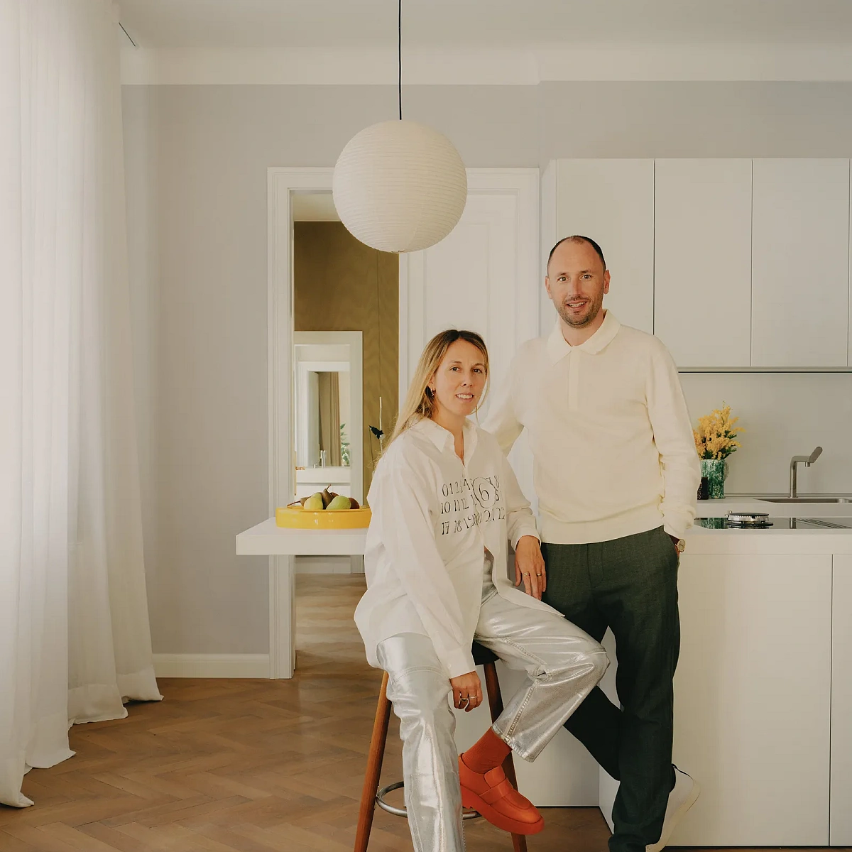 Minimalistyczne mieszkanie w wiedeńskiej kamienicy 