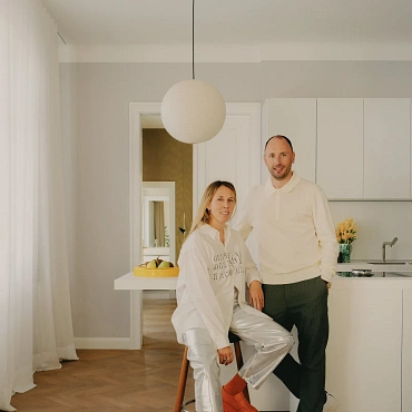 Minimalistyczne mieszkanie w wiedeńskiej kamienicy 