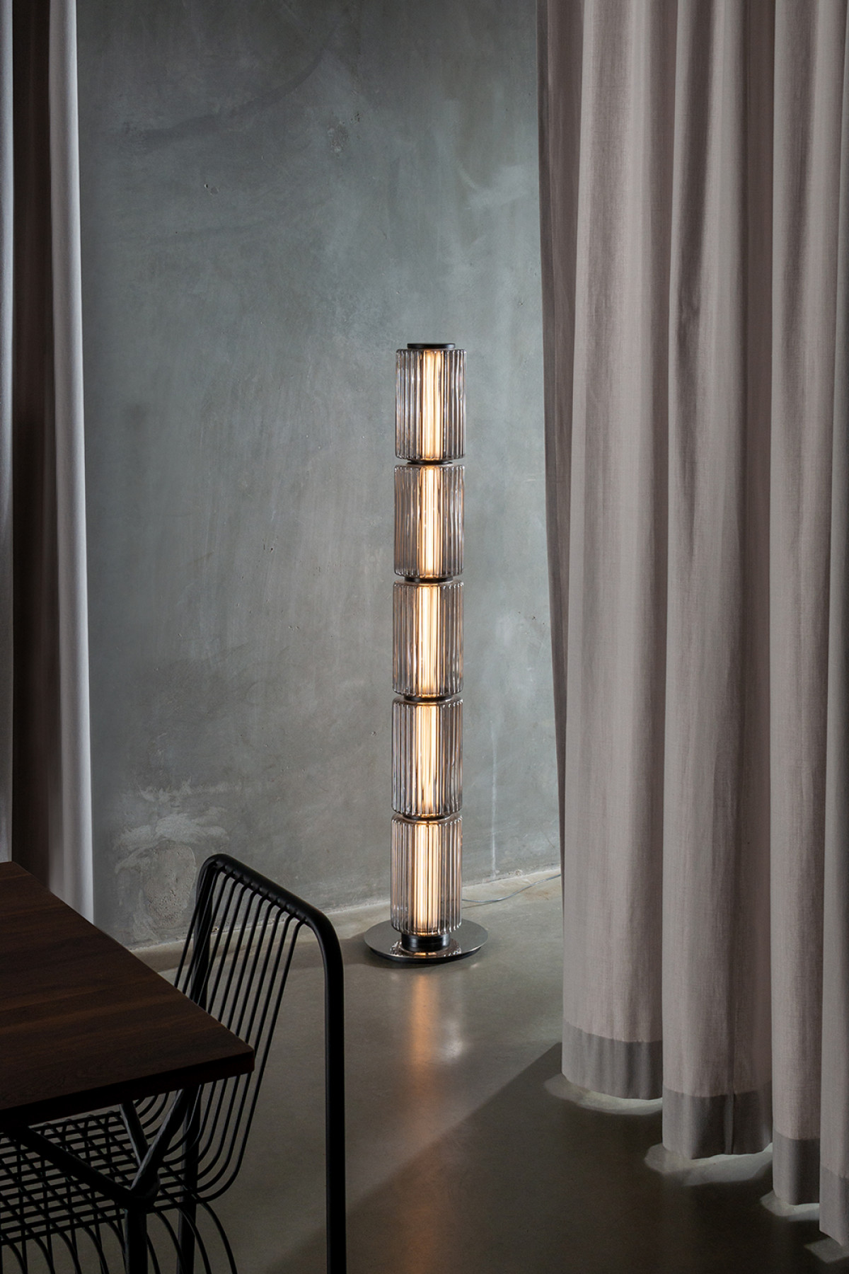 Lampa podlogowa Column