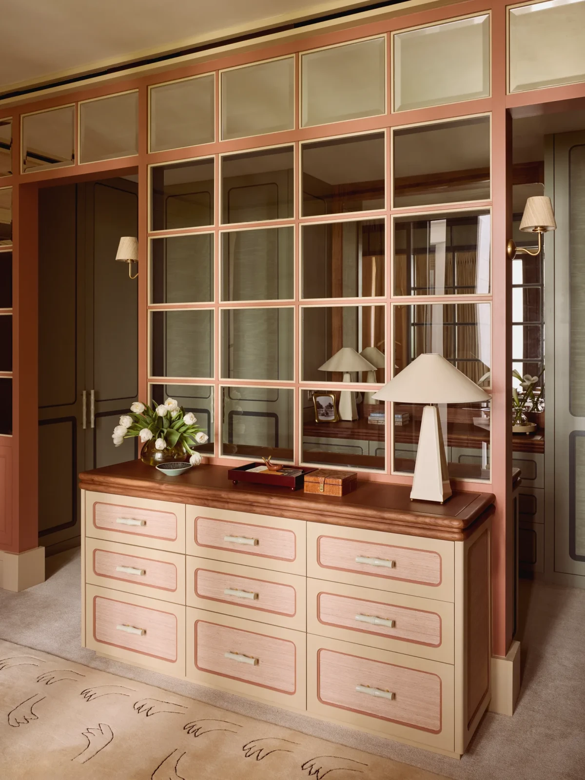 60 Curzon: Apartament zaprojektowany przez De Rosee Sa. Zdjęcie: Kensington Leverne.