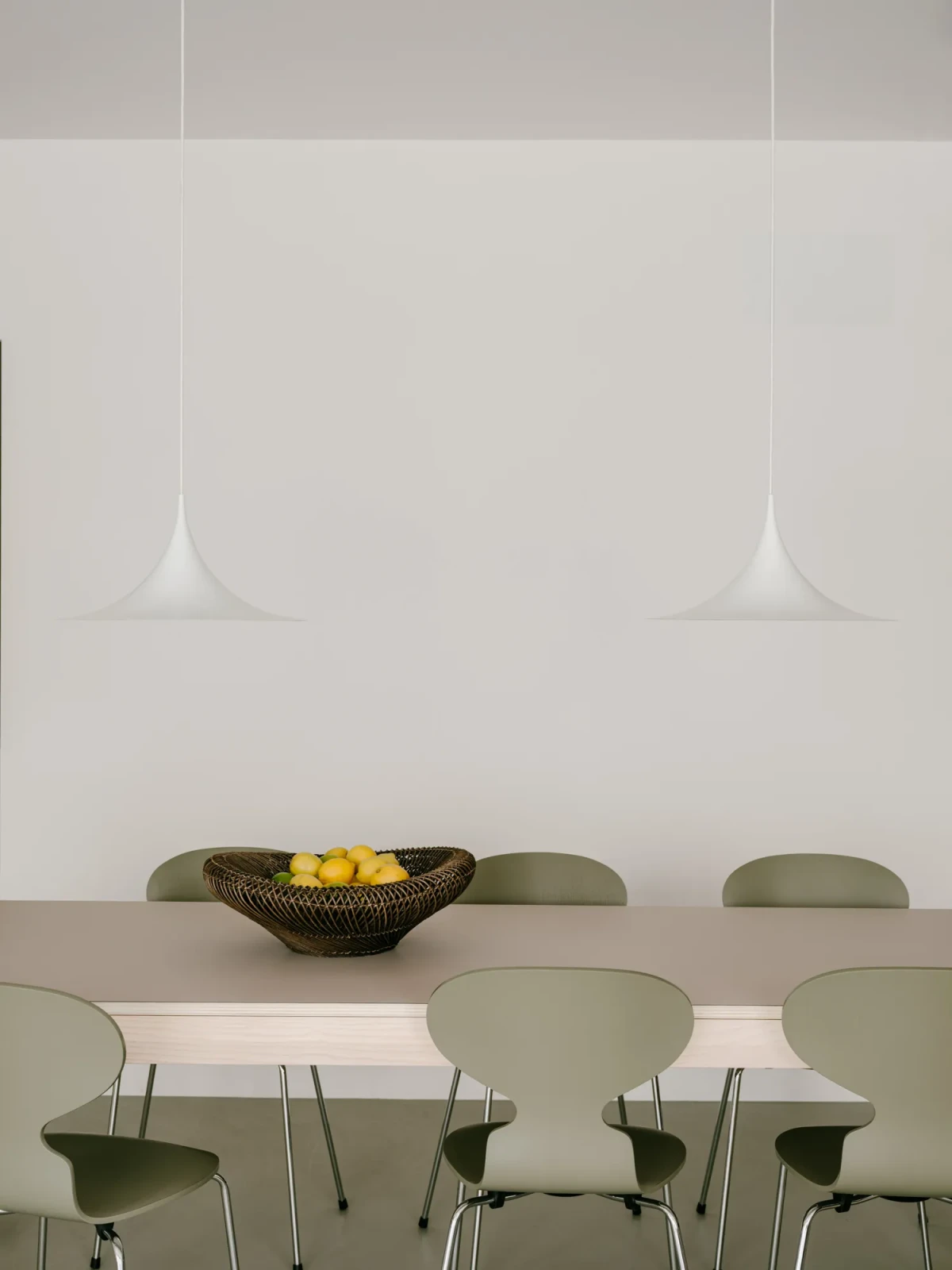 Apartament z akcentamim szałwii