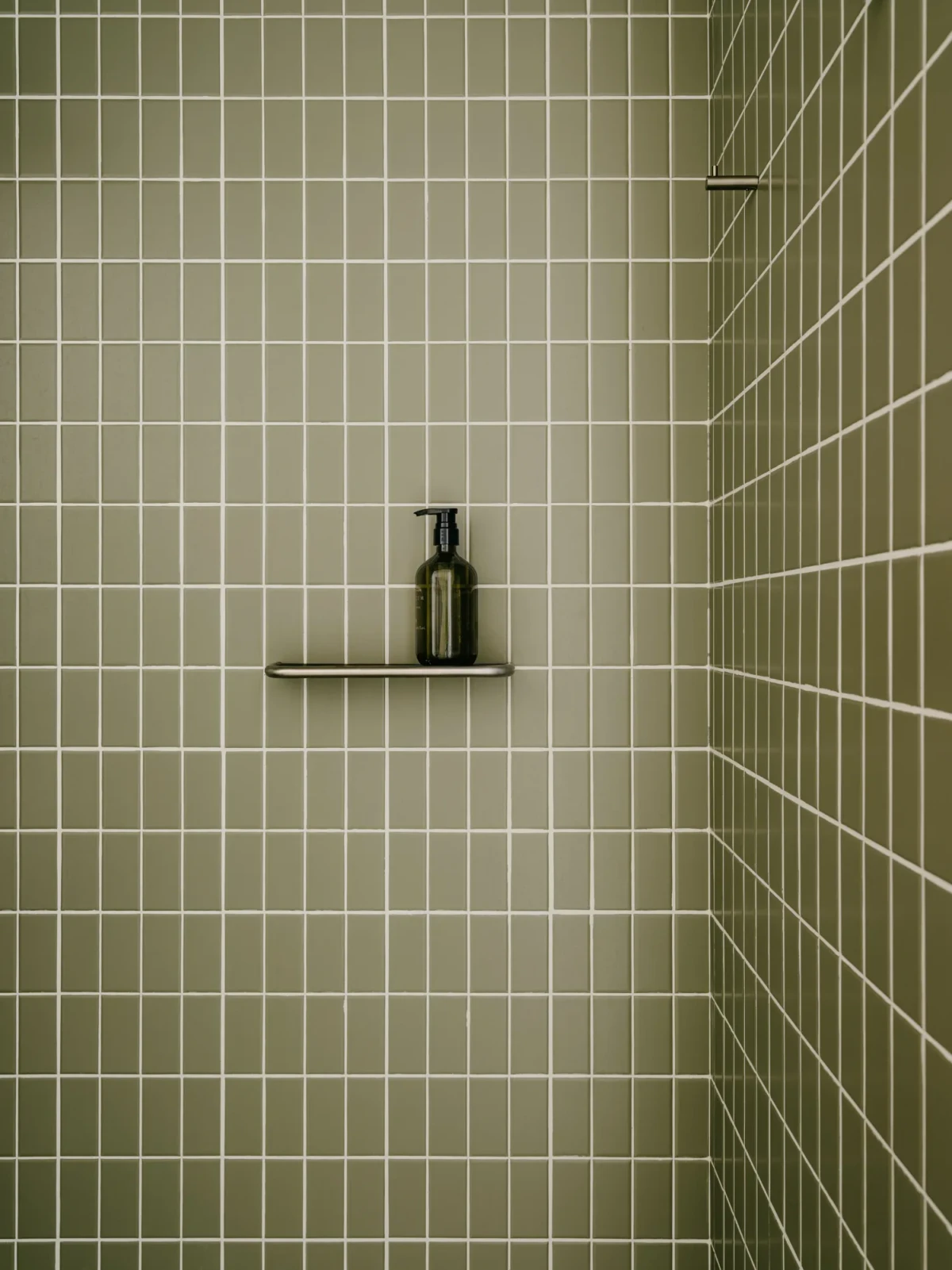 Łazienka w kolorze szałwii