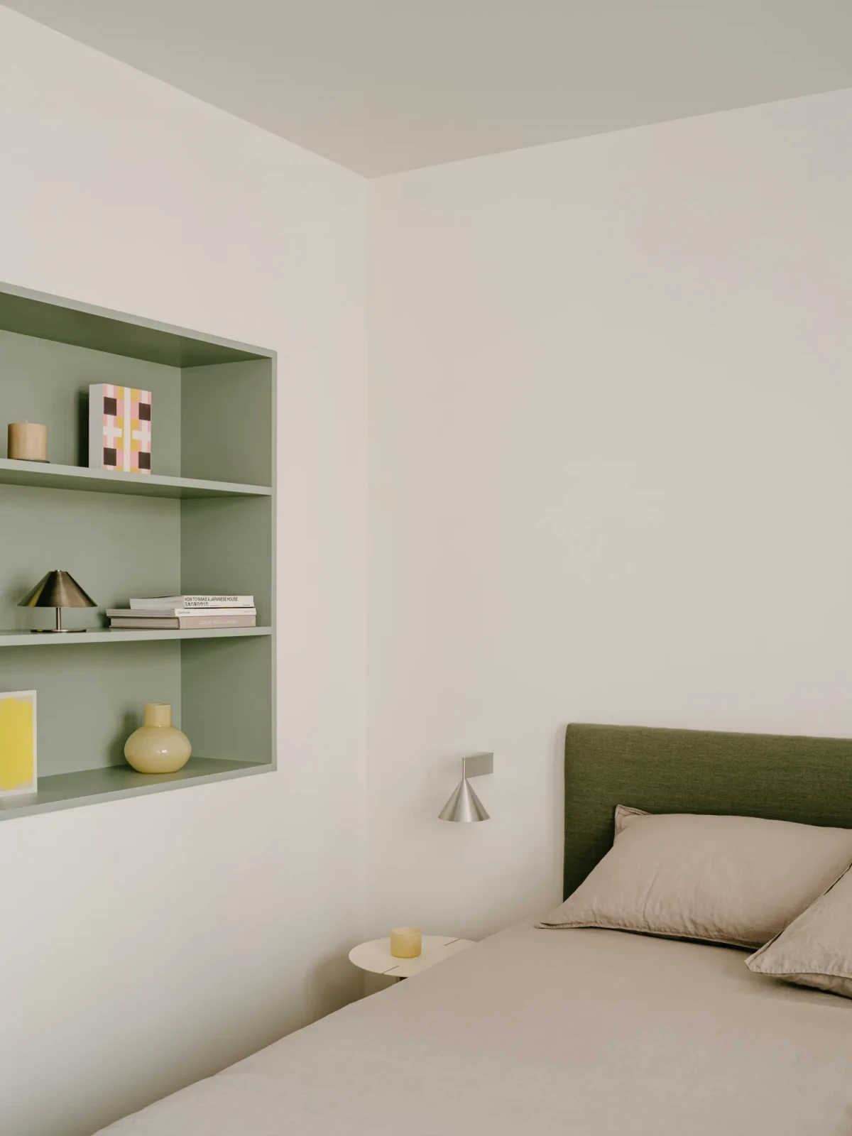 Apartament z akcentami szałwii