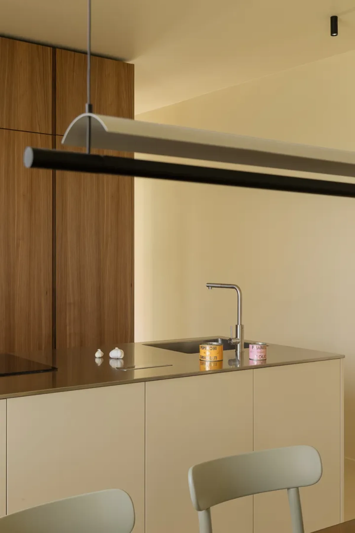 Mieszkanie w odcieniach żółci w Pawii.