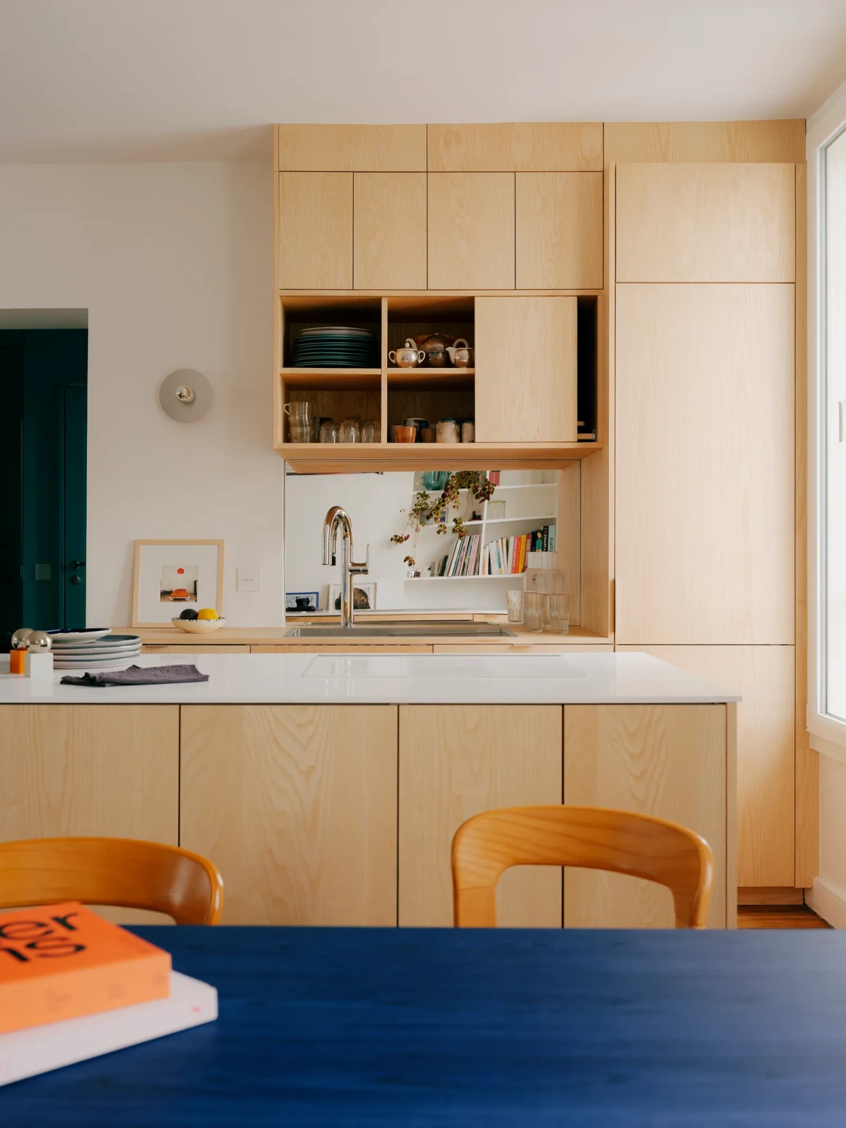 Mieszkanie w dwóch kolorach w Paryżu