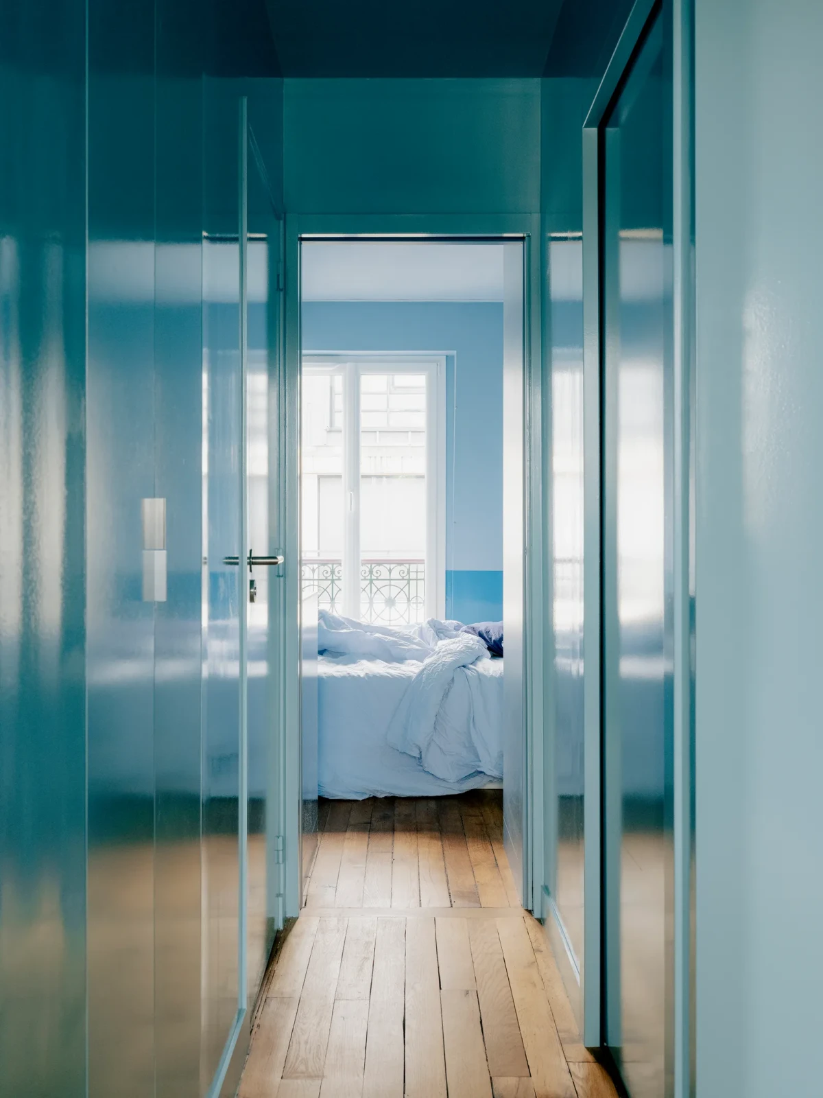 Mieszkanie w dwóch kolorach w Paryżu