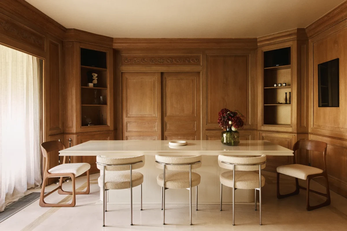 Aparatment z boazerią w Paryżu